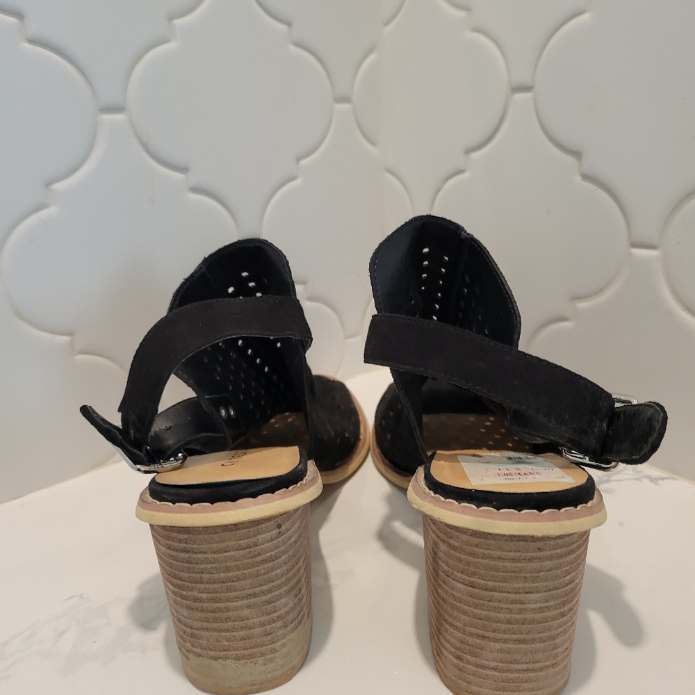 Chinese Laundry Suede Open Toe Heel Sandals - Picture 3 of 5